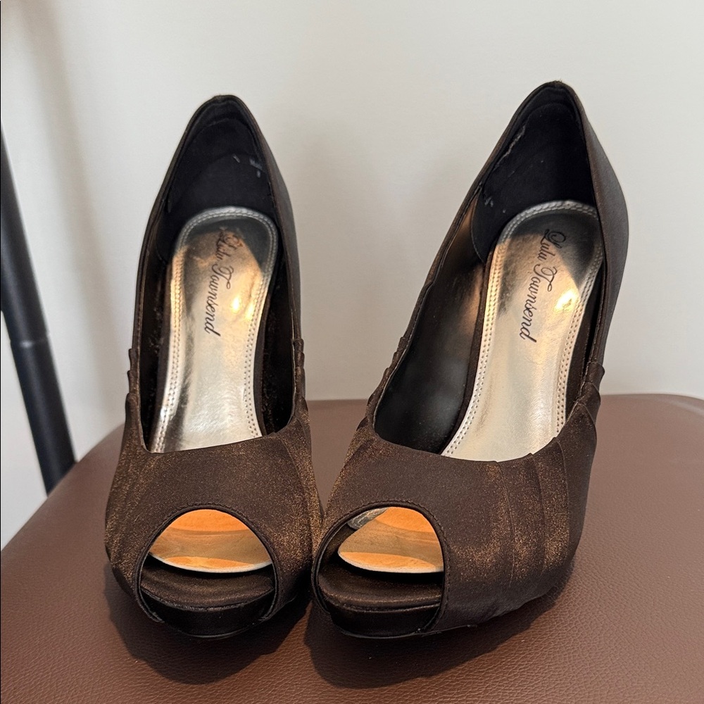 TOWNSEN Dark Brown Peep-Toe Heels